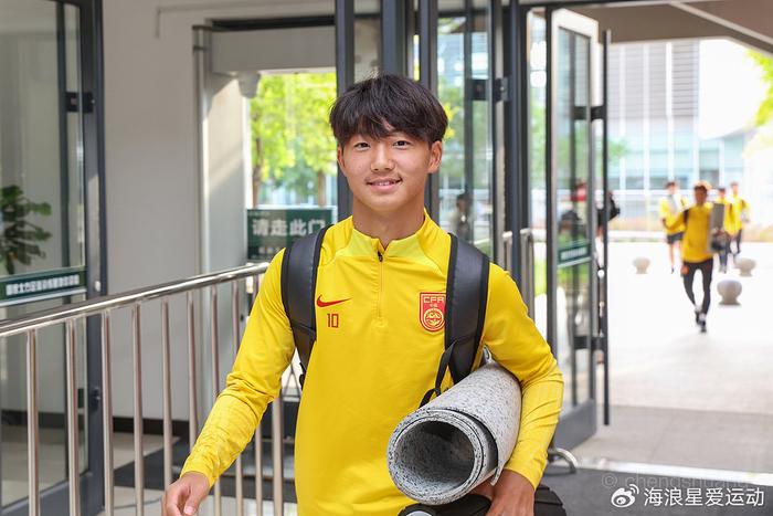 开云在线-全村的希望！莱里达竞技官公布新赛季球衣号码，邝兆镭26号！