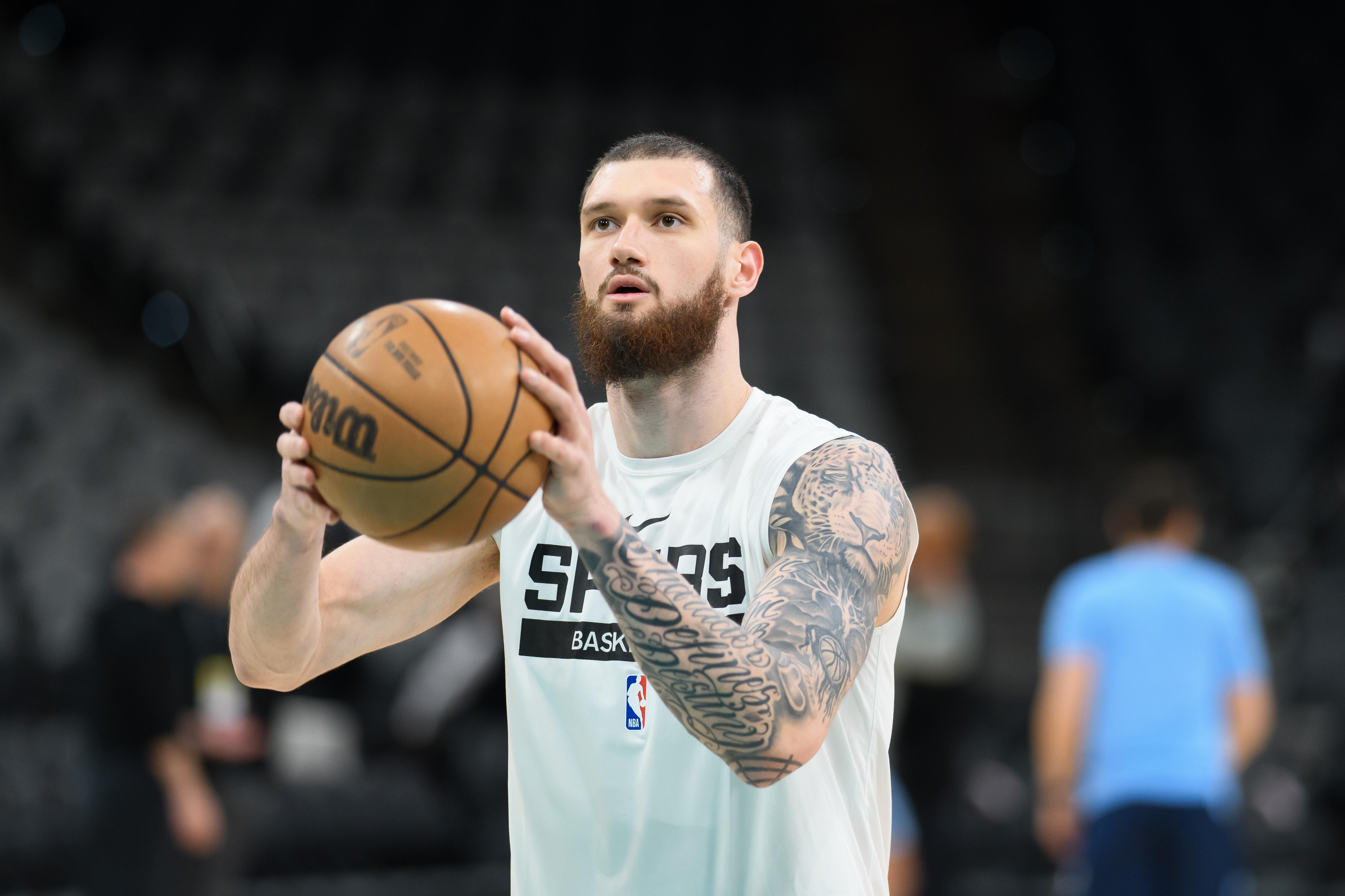 kaiyun-手感一般！马穆凯拉什维利11中4&amp;amp;三分4中0拿到13分&amp;amp;拼到5犯离场